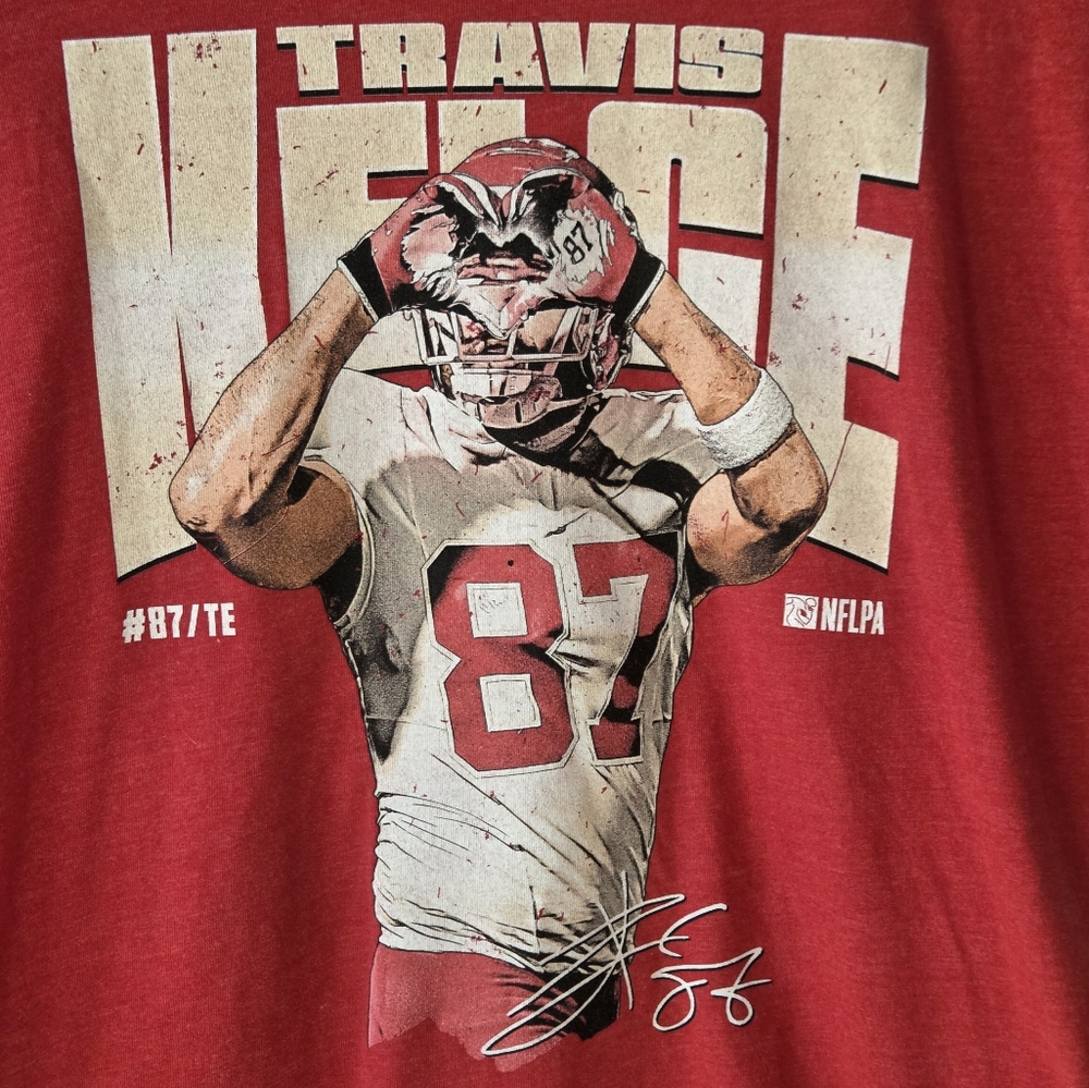Travis Kelce Heart Kansas City Chiefs Football Red T-Shirt Men’s Small NWT